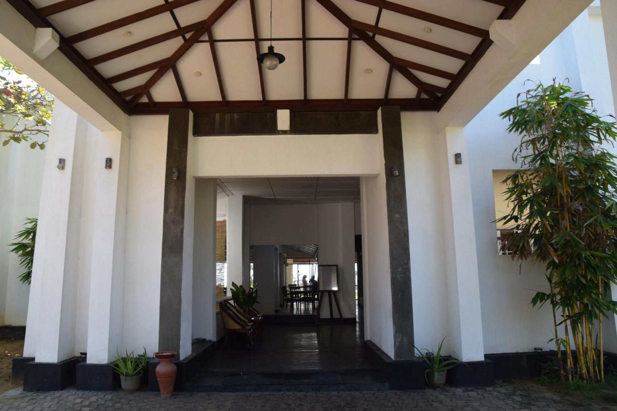 Sanmali Beach Hotel Marawila Exterior foto
